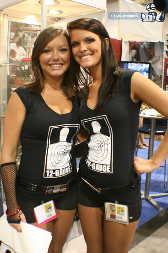 Обо всем - Comic-Con 2009. Большая фотоподборка (Косплей и booth babes)